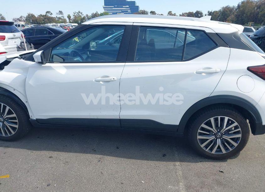 Photo 14 of 2021 Nissan Kicks SV XTRONIC CVT (VIN 3N1CP5CV6ML470882)