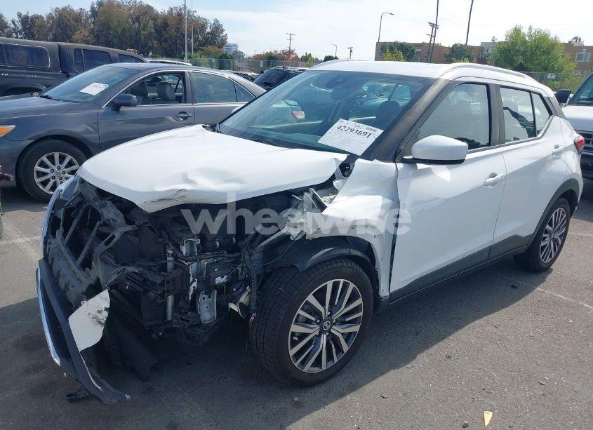 Photo 2 of 2021 Nissan Kicks SV XTRONIC CVT (VIN 3N1CP5CV6ML470882)