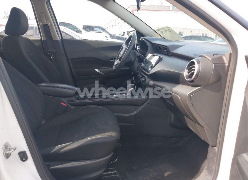 Photo 5 of 2021 Nissan Kicks SV XTRONIC CVT (VIN 3N1CP5CV6ML470882)