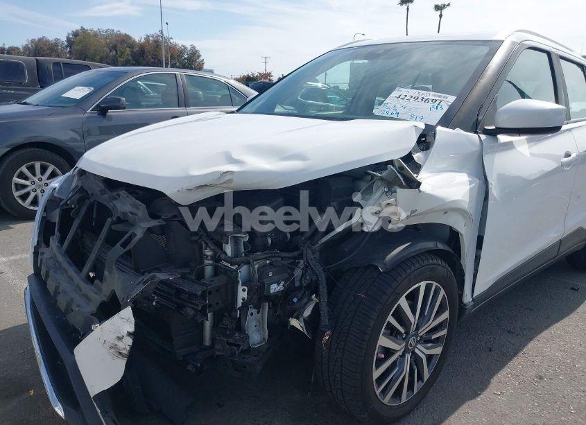 Photo 6 of 2021 Nissan Kicks SV XTRONIC CVT (VIN 3N1CP5CV6ML470882)