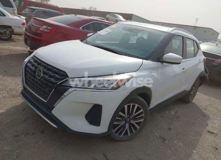 Photo 2 of 2021 Nissan Kicks SV XTRONIC CVT (VIN 3N1CP5CV6ML480697)