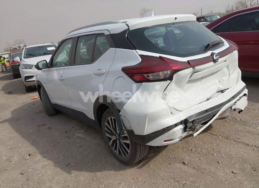 Photo 3 of 2021 Nissan Kicks SV XTRONIC CVT (VIN 3N1CP5CV6ML480697)