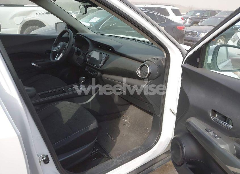 Photo 5 of 2021 Nissan Kicks SV XTRONIC CVT (VIN 3N1CP5CV6ML480697)