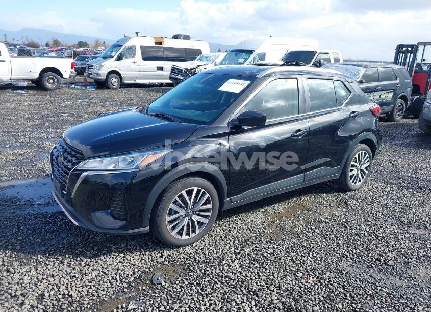 Photo 2 of 2021 Nissan Kicks SV XTRONIC CVT (VIN 3N1CP5CV6ML505923)