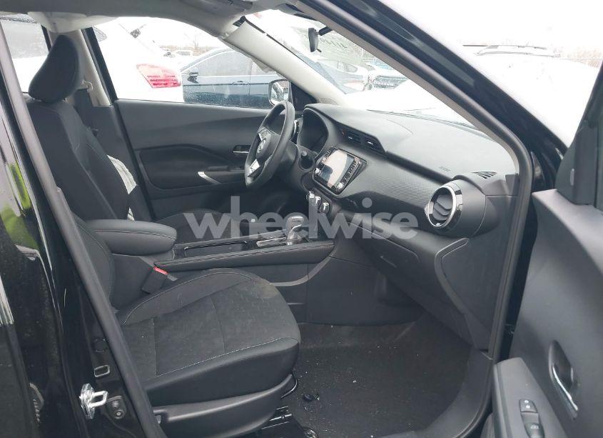 Photo 5 of 2023 Nissan Kicks SV XTRONIC CVT (VIN 3N1CP5CV6PL572073)