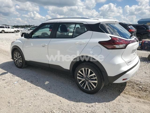 Photo 2 of 2024 NISSAN KICKS SV N/A (VIN 3N1CP5CV6RL524592)