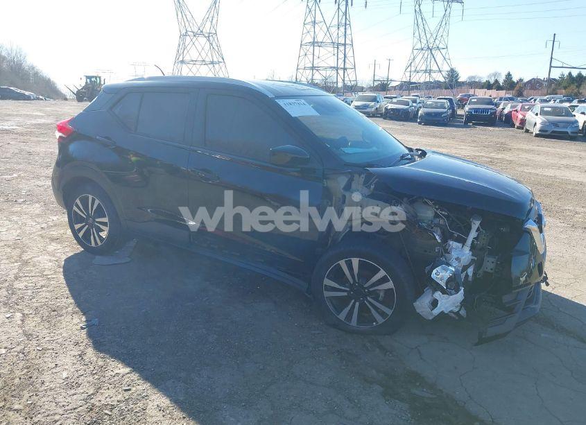 2020 Nissan Kicks SV XTRONIC CVT (VIN 3N1CP5CV7LL487897) main photo