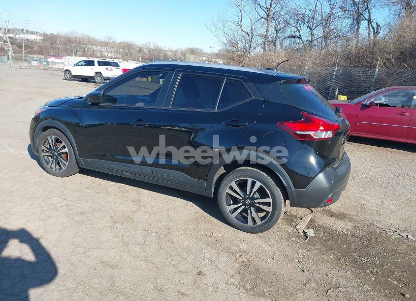 Photo 3 of 2020 Nissan Kicks SV XTRONIC CVT (VIN 3N1CP5CV7LL487897)