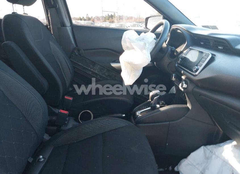 Photo 5 of 2020 Nissan Kicks SV XTRONIC CVT (VIN 3N1CP5CV7LL487897)