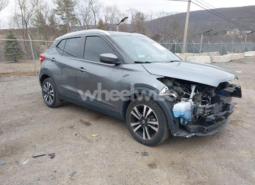 2020 Nissan Kicks SV XTRONIC CVT (VIN 3N1CP5CV7LL525824) main photo