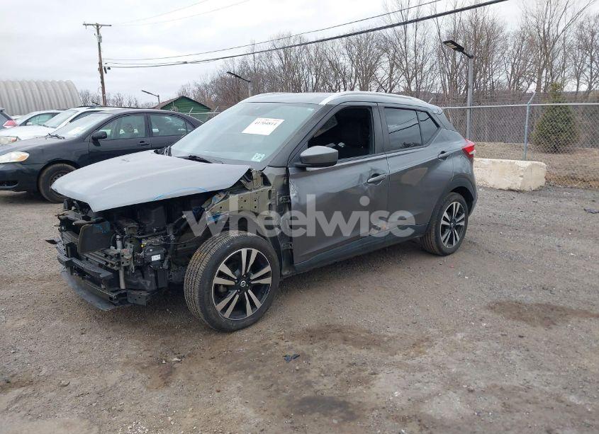Photo 2 of 2020 Nissan Kicks SV XTRONIC CVT (VIN 3N1CP5CV7LL525824)