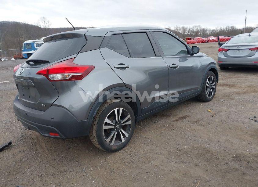 Photo 4 of 2020 Nissan Kicks SV XTRONIC CVT (VIN 3N1CP5CV7LL525824)