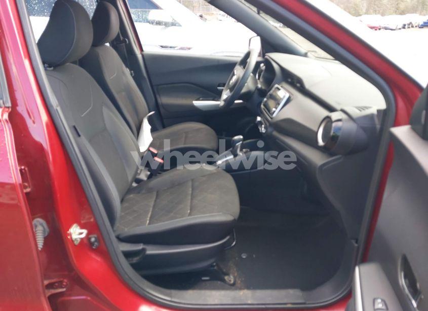 Photo 5 of 2020 Nissan Kicks SV XTRONIC CVT (VIN 3N1CP5CV7LL530246)