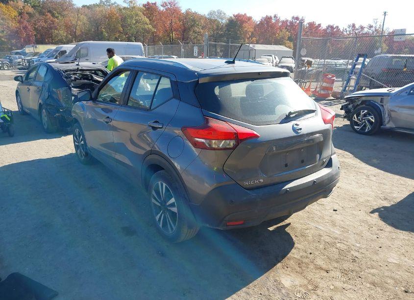 Photo 3 of 2020 Nissan Kicks SV XTRONIC CVT (VIN 3N1CP5CV7LL540016)