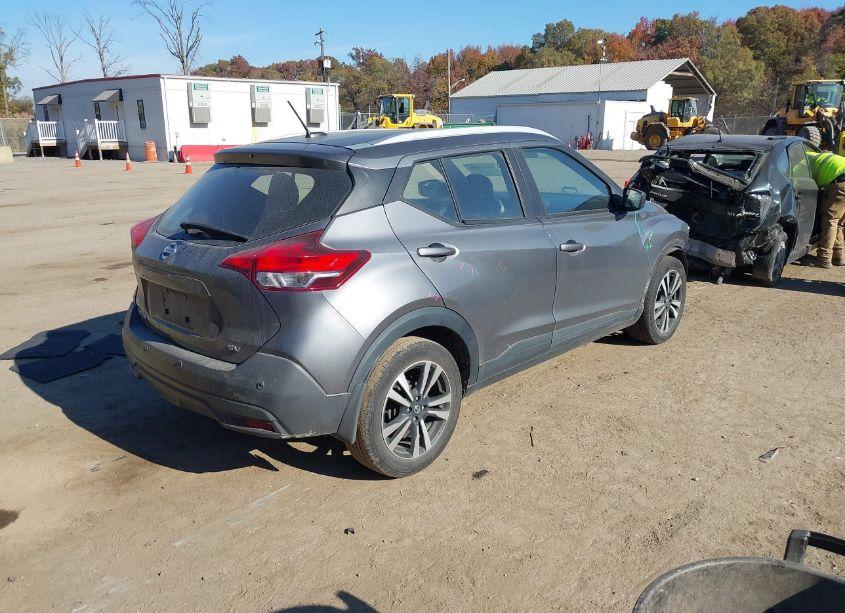 Photo 4 of 2020 Nissan Kicks SV XTRONIC CVT (VIN 3N1CP5CV7LL540016)