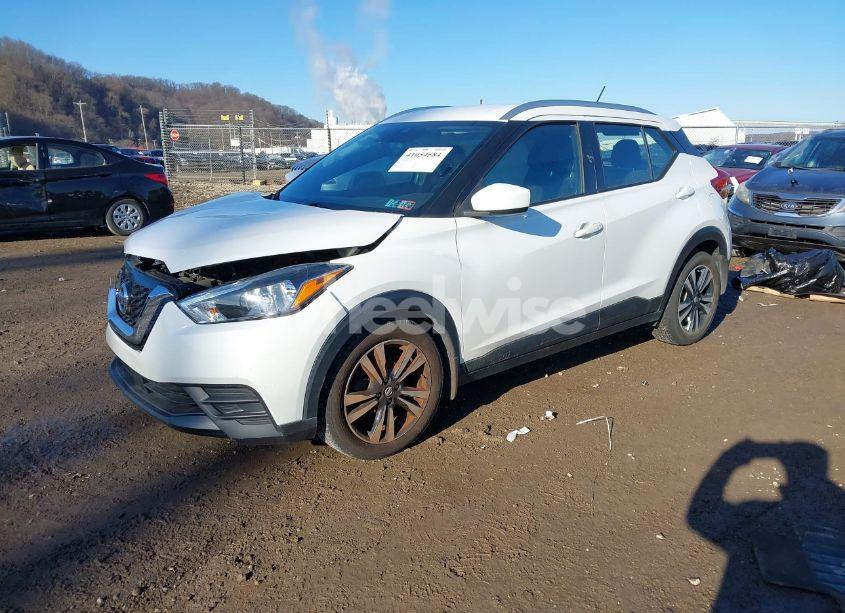 Photo 2 of 2020 Nissan Kicks SV XTRONIC CVT (VIN 3N1CP5CV7LL546348)