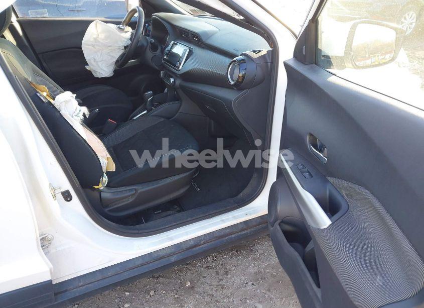 Photo 5 of 2020 Nissan Kicks SV XTRONIC CVT (VIN 3N1CP5CV7LL546348)