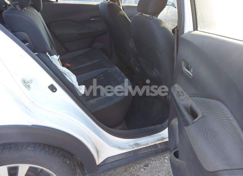 Photo 8 of 2020 Nissan Kicks SV XTRONIC CVT (VIN 3N1CP5CV7LL546348)