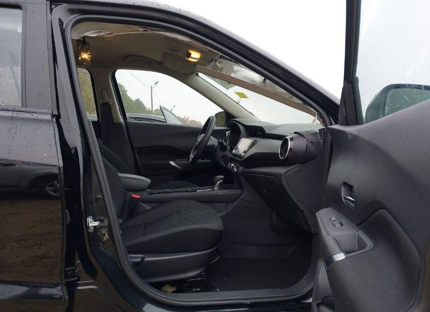 Photo 5 of 2024 Nissan Kicks SV XTRONIC CVT (VIN 3N1CP5CV7RL556936)