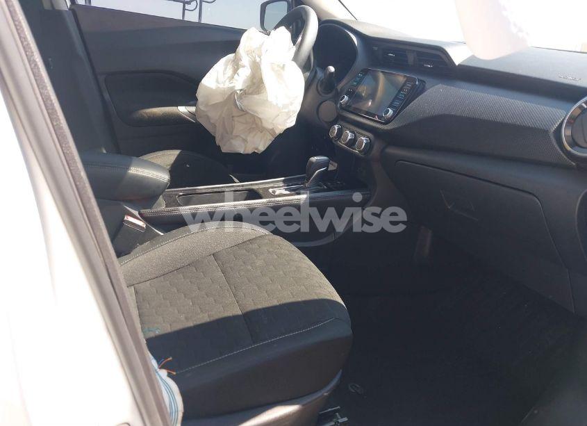 Photo 5 of 2024 Nissan Kicks SV XTRONIC CVT (VIN 3N1CP5CV7RL573977)