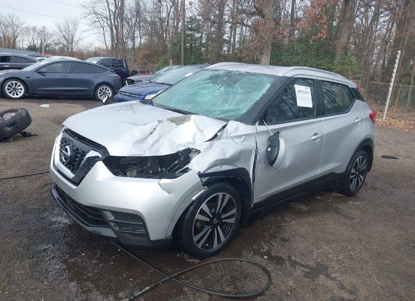 Photo 2 of 2020 Nissan Kicks SV XTRONIC CVT (VIN 3N1CP5CV8LL484071)
