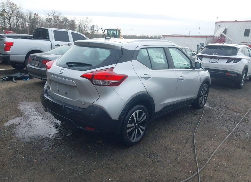 Photo 4 of 2020 Nissan Kicks SV XTRONIC CVT (VIN 3N1CP5CV8LL484071)