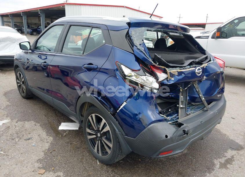 Photo 3 of 2020 Nissan Kicks SV XTRONIC CVT (VIN 3N1CP5CV8LL555639)