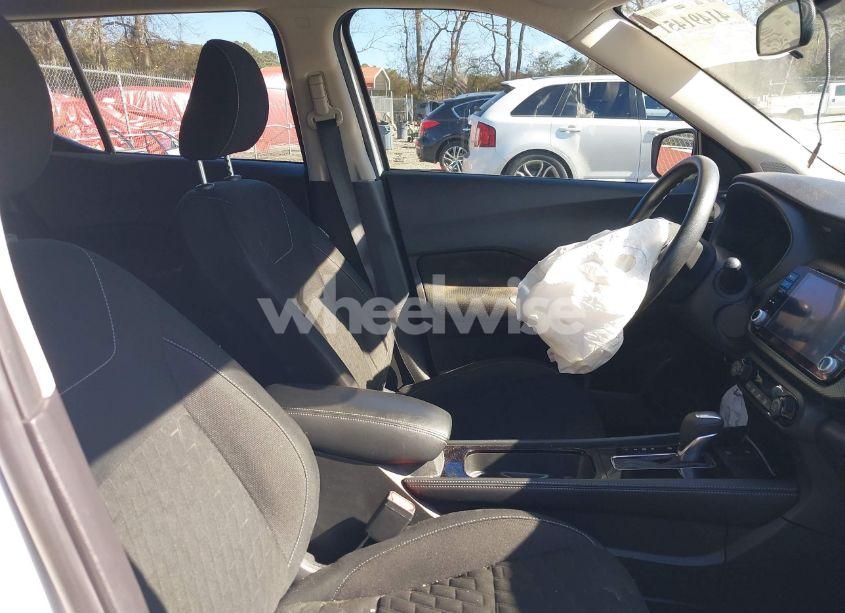 Photo 5 of 2022 Nissan Kicks SV XTRONIC CVT (VIN 3N1CP5CV8NL483151)