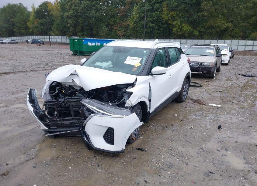 Photo 2 of 2023 Nissan Kicks SV XTRONIC CVT (VIN 3N1CP5CV8PL532447)