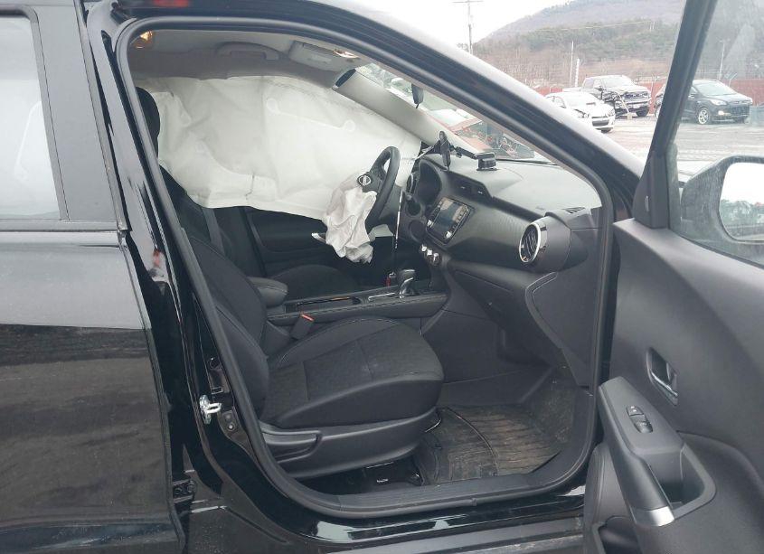 Photo 5 of 2023 Nissan Kicks SV XTRONIC CVT (VIN 3N1CP5CV8PL560099)