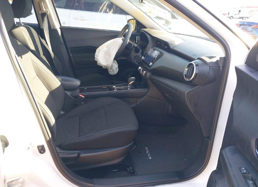 Photo 5 of 2024 Nissan Kicks SV XTRONIC CVT (VIN 3N1CP5CV8RL475122)