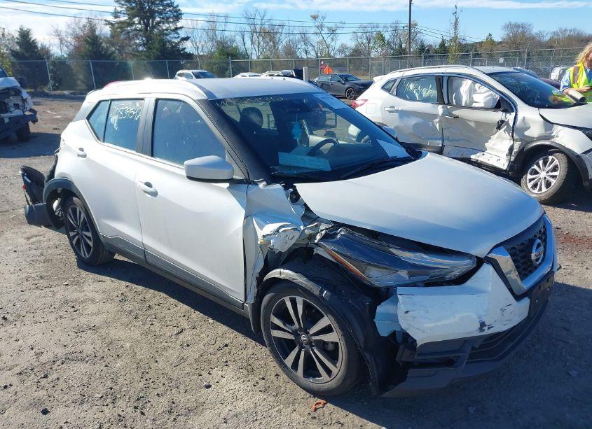 2020 Nissan Kicks SV XTRONIC CVT (VIN 3N1CP5CV9LL524593) main photo