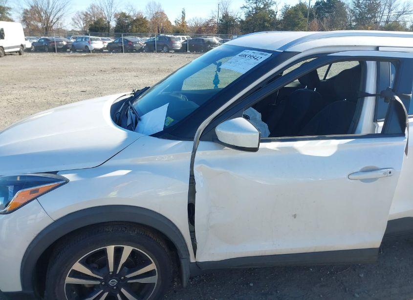 Photo 6 of 2020 Nissan Kicks SV XTRONIC CVT (VIN 3N1CP5CV9LL524593)