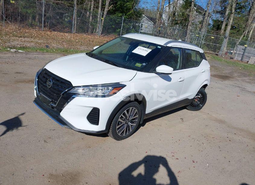 Photo 2 of 2021 Nissan Kicks SV XTRONIC CVT (VIN 3N1CP5CV9ML485943)