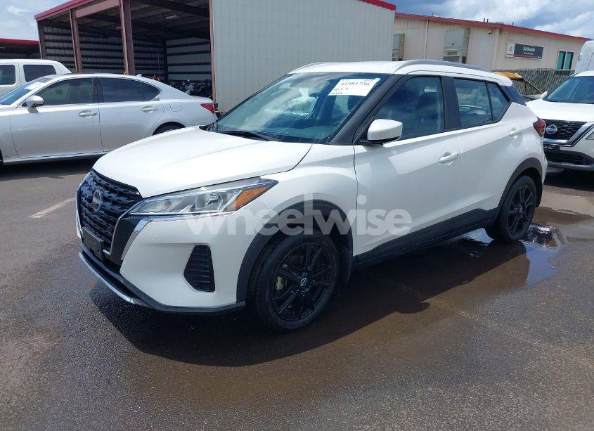 Photo 2 of 2022 Nissan Kicks SV XTRONIC CVT (VIN 3N1CP5CV9NL481697)