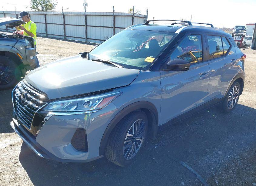 Photo 2 of 2022 Nissan Kicks SV XTRONIC CVT (VIN 3N1CP5CV9NL518313)