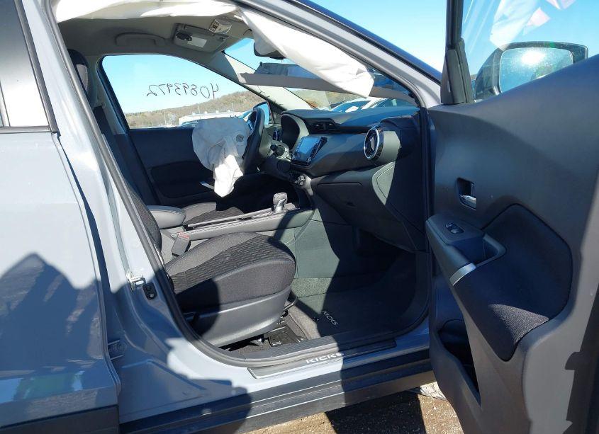 Photo 5 of 2022 Nissan Kicks SV XTRONIC CVT (VIN 3N1CP5CV9NL518313)