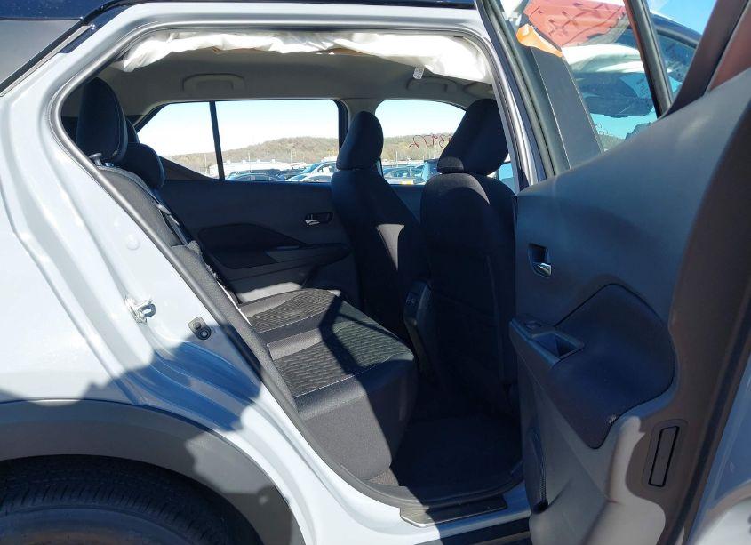 Photo 8 of 2022 Nissan Kicks SV XTRONIC CVT (VIN 3N1CP5CV9NL518313)