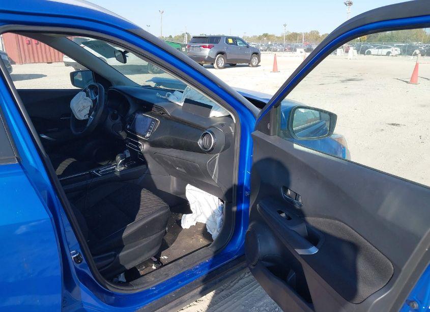 Photo 5 of 2022 Nissan Kicks SV XTRONIC CVT (VIN 3N1CP5CV9NL524158)