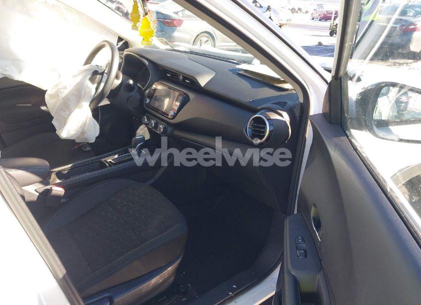 Photo 5 of 2024 Nissan Kicks SV XTRONIC CVT (VIN 3N1CP5CV9RL511934)