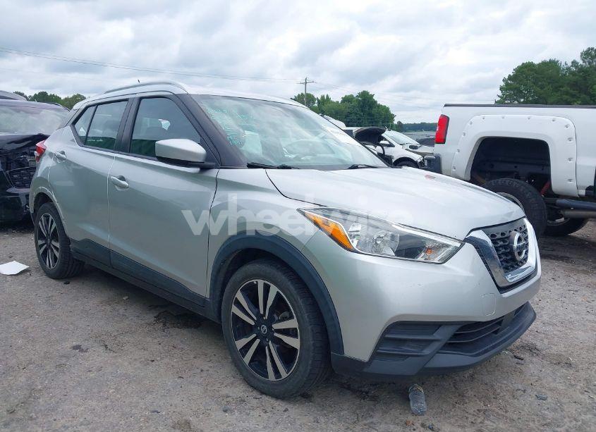 2020 Nissan Kicks SV XTRONIC CVT (VIN 3N1CP5CVXLL510122) main photo