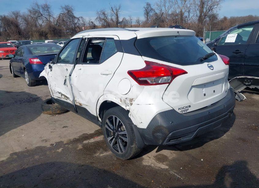 Photo 3 of 2020 Nissan Kicks SV XTRONIC CVT (VIN 3N1CP5CVXLL545212)