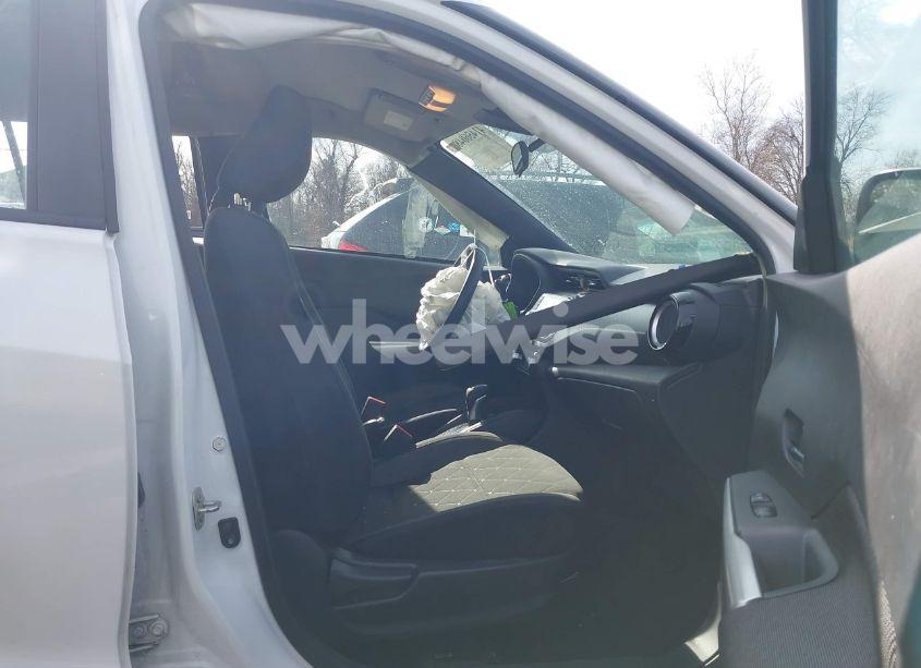 Photo 5 of 2020 Nissan Kicks SV XTRONIC CVT (VIN 3N1CP5CVXLL545212)