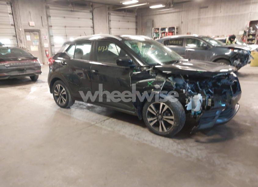 2020 Nissan Kicks SV XTRONIC CVT (VIN 3N1CP5CVXLL548384) main photo