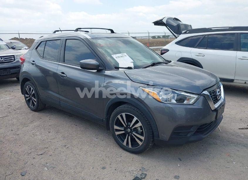 2020 Nissan Kicks SV XTRONIC CVT (VIN 3N1CP5CVXLL553648) main photo