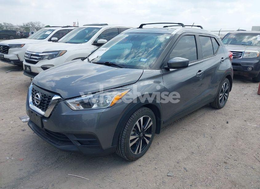 Photo 2 of 2020 Nissan Kicks SV XTRONIC CVT (VIN 3N1CP5CVXLL553648)