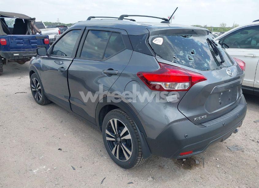 Photo 3 of 2020 Nissan Kicks SV XTRONIC CVT (VIN 3N1CP5CVXLL553648)