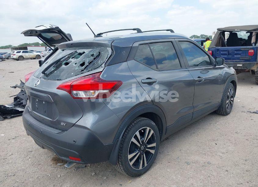 Photo 4 of 2020 Nissan Kicks SV XTRONIC CVT (VIN 3N1CP5CVXLL553648)
