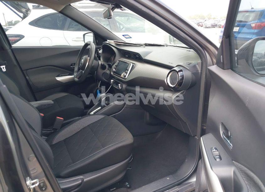 Photo 5 of 2020 Nissan Kicks SV XTRONIC CVT (VIN 3N1CP5CVXLL553648)