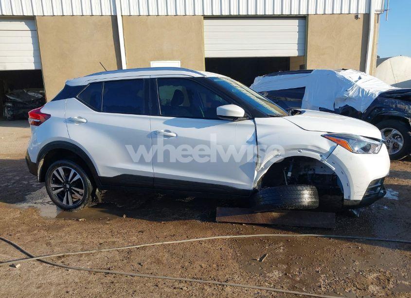 Photo 13 of 2020 Nissan Kicks SV XTRONIC CVT (VIN 3N1CP5CVXLL556677)